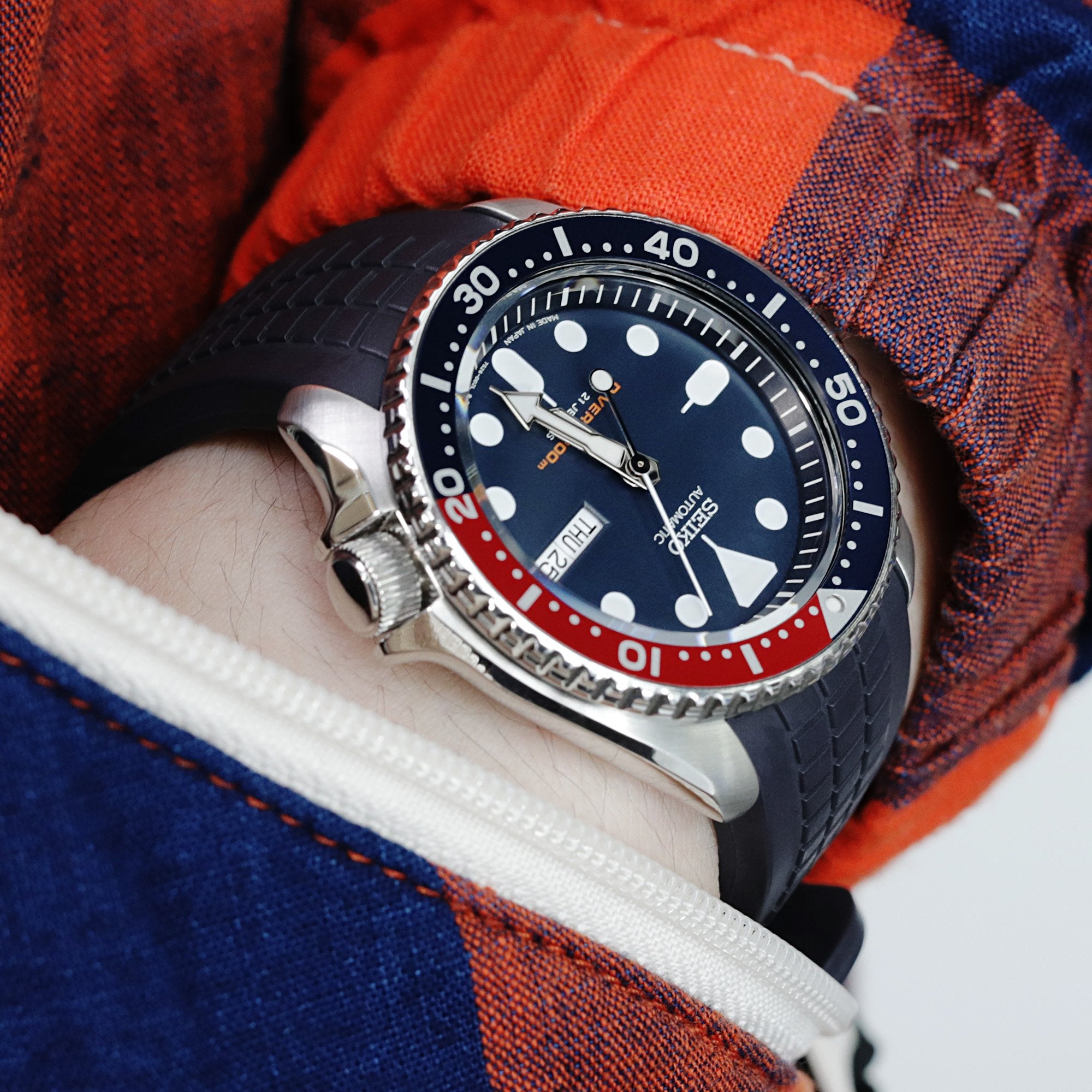 22mm Crafter Blue - CB11 Navy Blue Rubber Curved Lug Watch Strap compatible with Seiko SKX007