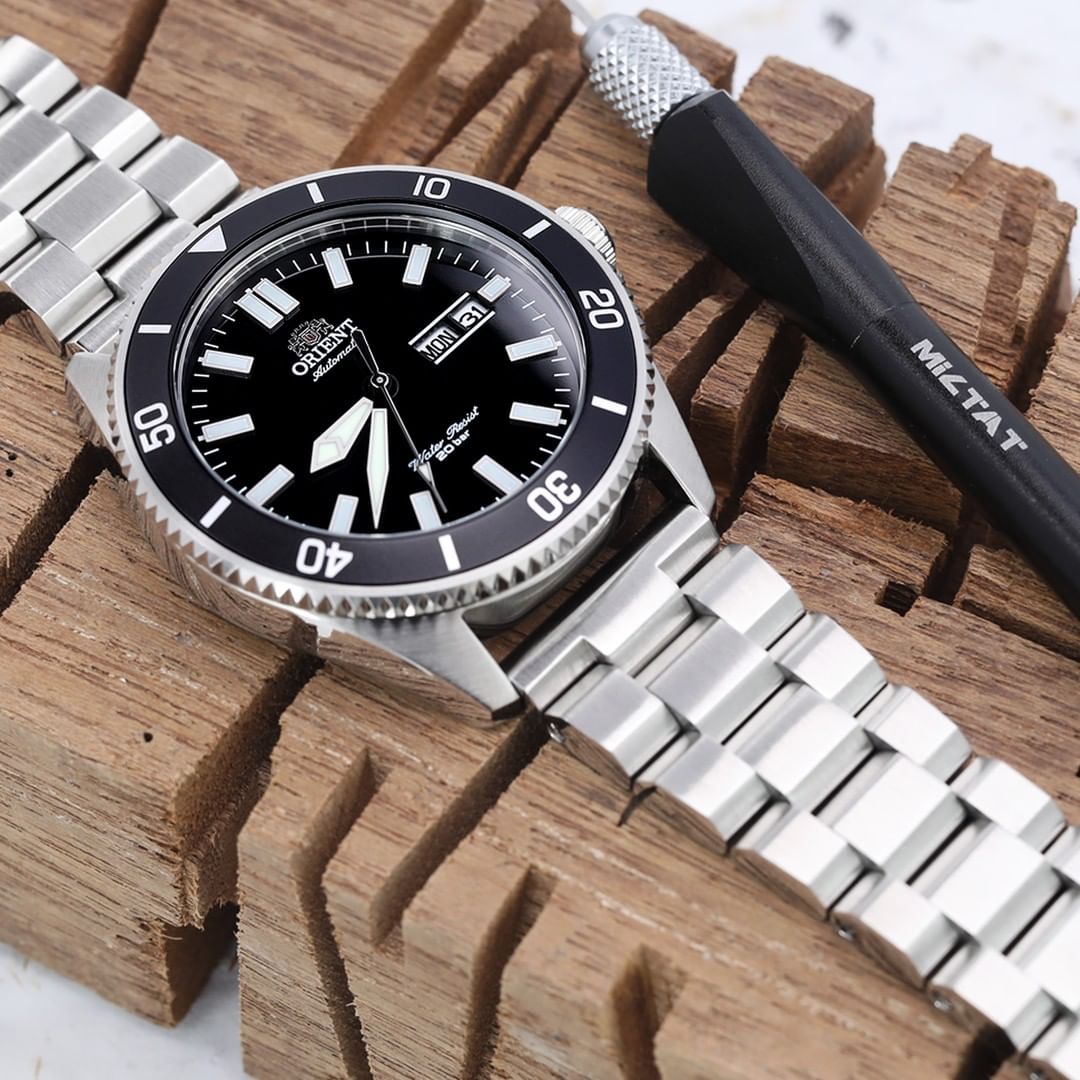 22mm Hexad Watch Band Straight Lug, 316L Stainless Steel Brushed SUB Clasp