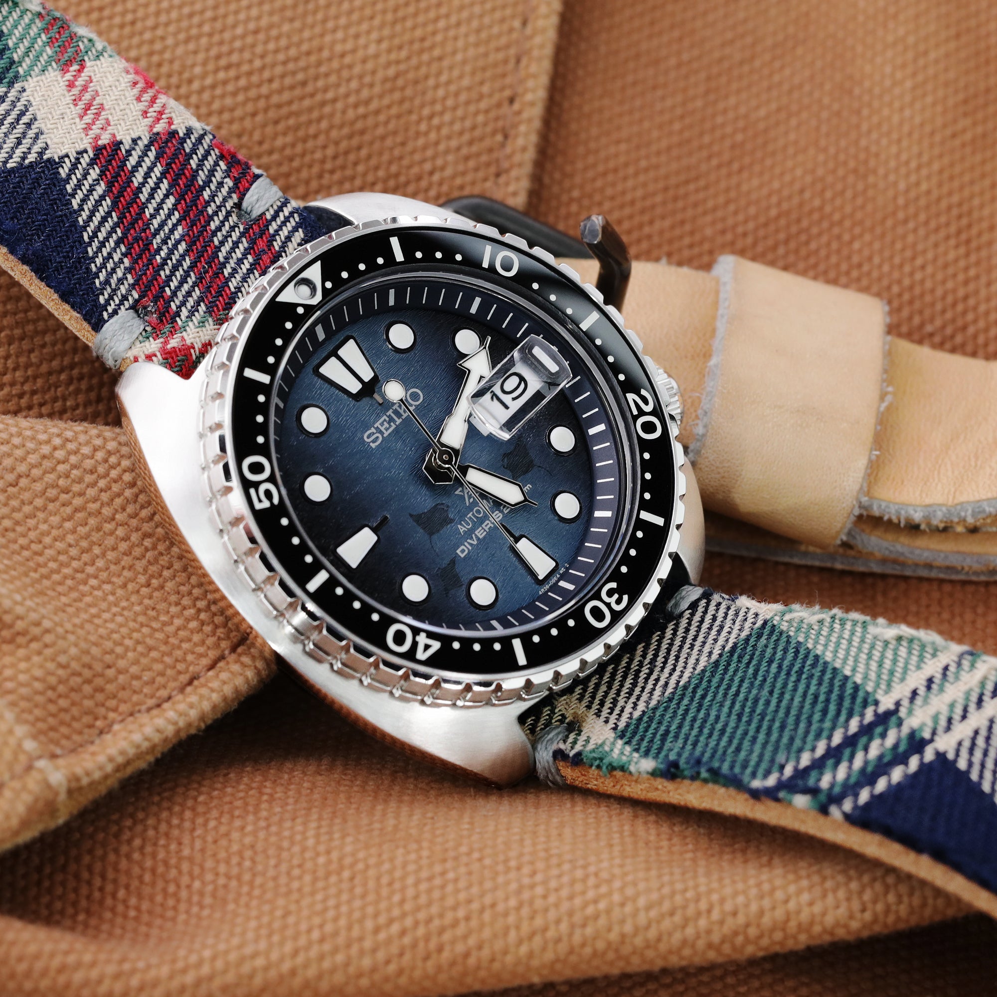 22mm MiLTAT Dundee Tartan Pattern Watch Strap, Grey Stitching